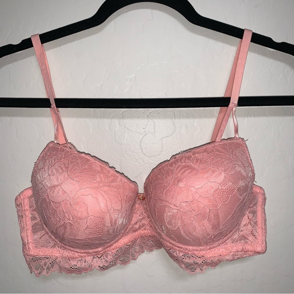 NWOT Marilyn Monroe Lace Push Up Bra